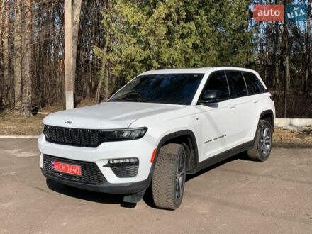 Білий Джип Grand Cherokee, об'ємом двигуна 2 л та пробігом 25 тис. км за 41700 $, фото 1 на Automoto.ua