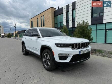 Білий Джип Grand Cherokee, об'ємом двигуна 2 л та пробігом 45 тис. км за 38500 $, фото 1 на Automoto.ua
