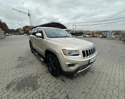 Джип Grand Cherokee 2013 у Рівному на Automoto.ua Бежевий Джип Grand Cherokee, об'ємом двигуна 3 л та пробігом 157 тис. км за 524 $, фото 1 на Automoto.ua