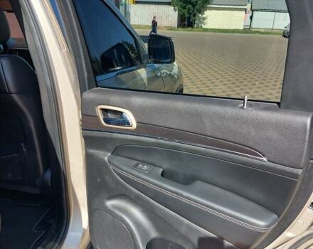 Бежевий Джип Grand Cherokee, об'ємом двигуна 3 л та пробігом 157 тис. км за 19500 $, фото 4 на Automoto.ua