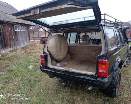 Чорний Джип Grand Cherokee, об'ємом двигуна 2.5 л та пробігом 100 тис. км за 3700 $, фото 2 на Automoto.ua