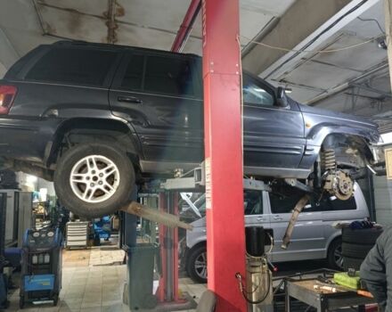 Чорний Джип Grand Cherokee, об'ємом двигуна 0 л та пробігом 300 тис. км за 3900 $, фото 6 на Automoto.ua