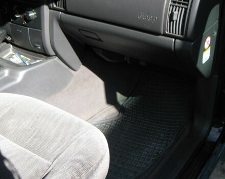 Чорний Джип Grand Cherokee, об'ємом двигуна 3.1 л та пробігом 223 тис. км за 8000 $, фото 8 на Automoto.ua