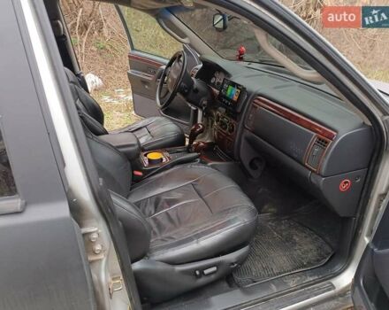 Черный Джип Гранд Чероки, объемом двигателя 2.69 л и пробегом 380 тыс. км за 4700 $, фото 2 на Automoto.ua