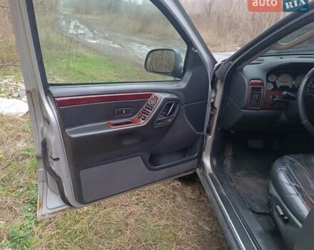 Черный Джип Гранд Чероки, объемом двигателя 2.69 л и пробегом 380 тыс. км за 4700 $, фото 7 на Automoto.ua