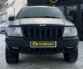 Черный Джип Гранд Чероки, объемом двигателя 2.7 л и пробегом 300 тыс. км за 8600 $, фото 1 на Automoto.ua