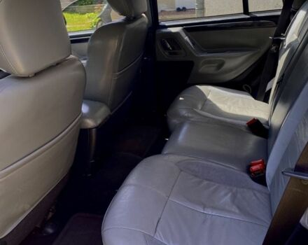 Черный Джип Гранд Чероки, объемом двигателя 2.7 л и пробегом 500 тыс. км за 7500 $, фото 4 на Automoto.ua