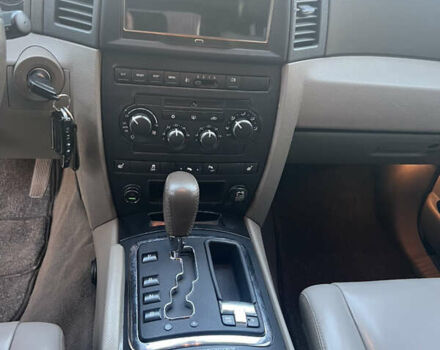 Чорний Джип Grand Cherokee, об'ємом двигуна 2.99 л та пробігом 243 тис. км за 10800 $, фото 15 на Automoto.ua