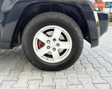 Черный Джип Гранд Чероки, объемом двигателя 3.7 л и пробегом 202 тыс. км за 9300 $, фото 34 на Automoto.ua