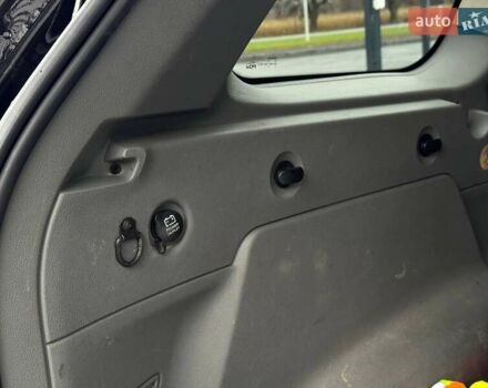 Черный Джип Гранд Чероки, объемом двигателя 2.99 л и пробегом 360 тыс. км за 9999 $, фото 11 на Automoto.ua