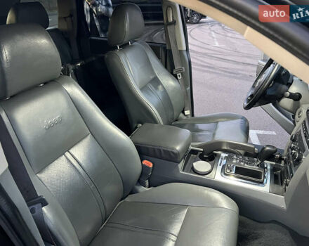 Черный Джип Гранд Чероки, объемом двигателя 2.99 л и пробегом 252 тыс. км за 12000 $, фото 5 на Automoto.ua