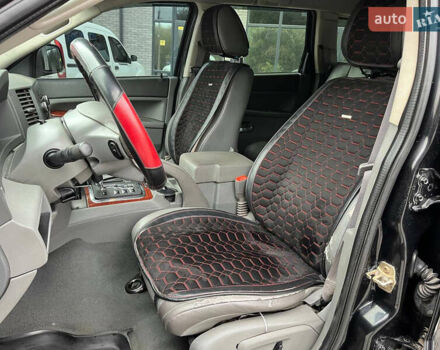 Чорний Джип Grand Cherokee, об'ємом двигуна 3 л та пробігом 283 тис. км за 9999 $, фото 18 на Automoto.ua