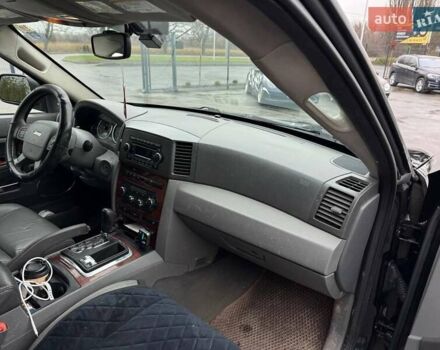 Черный Джип Гранд Чероки, объемом двигателя 2.99 л и пробегом 360 тыс. км за 9999 $, фото 26 на Automoto.ua