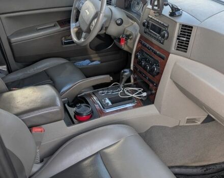 Черный Джип Гранд Чероки, объемом двигателя 3 л и пробегом 319 тыс. км за 4200 $, фото 4 на Automoto.ua