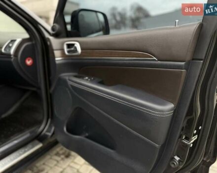 Черный Джип Гранд Чероки, объемом двигателя 2.99 л и пробегом 332 тыс. км за 16900 $, фото 21 на Automoto.ua