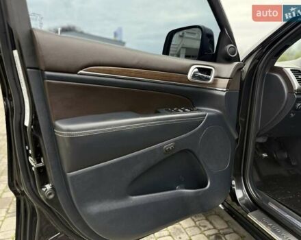 Черный Джип Гранд Чероки, объемом двигателя 2.99 л и пробегом 332 тыс. км за 16900 $, фото 15 на Automoto.ua