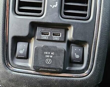 Черный Джип Гранд Чероки, объемом двигателя 5.65 л и пробегом 180 тыс. км за 22500 $, фото 22 на Automoto.ua