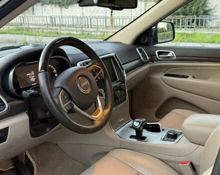 Черный Джип Гранд Чероки, объемом двигателя 2.99 л и пробегом 200 тыс. км за 19000 $, фото 6 на Automoto.ua