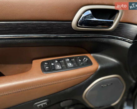 Чорний Джип Grand Cherokee, об'ємом двигуна 2.99 л та пробігом 275 тис. км за 20499 $, фото 38 на Automoto.ua