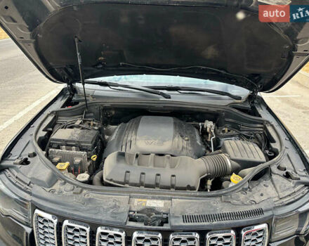 Чорний Джип Grand Cherokee, об'ємом двигуна 5.65 л та пробігом 250 тис. км за 19000 $, фото 12 на Automoto.ua