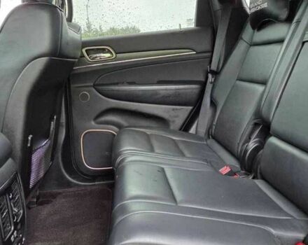 Джип Grand Cherokee 2016 у Києві на Automoto.ua Чорний Джип Grand Cherokee, об'ємом двигуна 3 л та пробігом 123 тис. км за 22903 $, фото 8 на Automoto.ua