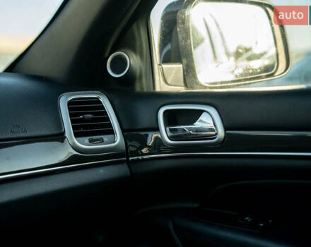 Джип Гранд Чероки 2016 в Черновцах на Automoto.ua Черный Джип Гранд Чероки, объемом двигателя 2.99 л и пробегом 89 тыс. км за 33500 $, фото 31 на Automoto.ua