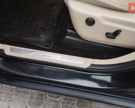 Джип Гранд Чероки 2016 в Киеве на Automoto.ua Черный Джип Гранд Чероки, объемом двигателя 3.6 л и пробегом 121 тыс. км за 22500 $, фото 9 на Automoto.ua