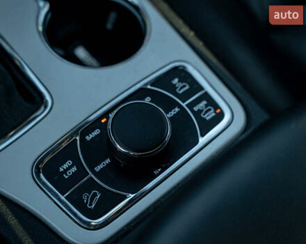 Джип Гранд Чероки 2016 в Черновцах на Automoto.ua Черный Джип Гранд Чероки, объемом двигателя 2.99 л и пробегом 89 тыс. км за 33500 $, фото 29 на Automoto.ua