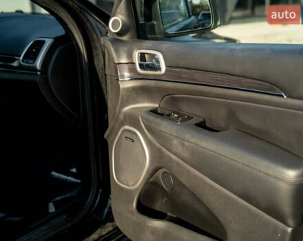 Джип Гранд Чероки 2016 в Черновцах на Automoto.ua Черный Джип Гранд Чероки, объемом двигателя 2.99 л и пробегом 89 тыс. км за 33500 $, фото 39 на Automoto.ua