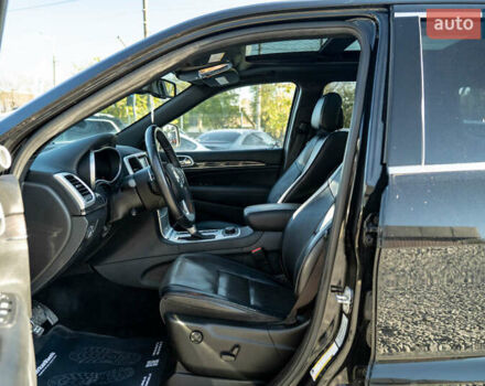 Джип Гранд Чероки 2016 в Черновцах на Automoto.ua Черный Джип Гранд Чероки, объемом двигателя 2.99 л и пробегом 89 тыс. км за 33500 $, фото 17 на Automoto.ua