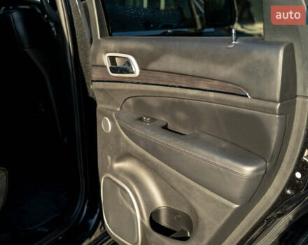 Джип Гранд Чероки 2016 в Черновцах на Automoto.ua Черный Джип Гранд Чероки, объемом двигателя 2.99 л и пробегом 89 тыс. км за 33500 $, фото 41 на Automoto.ua