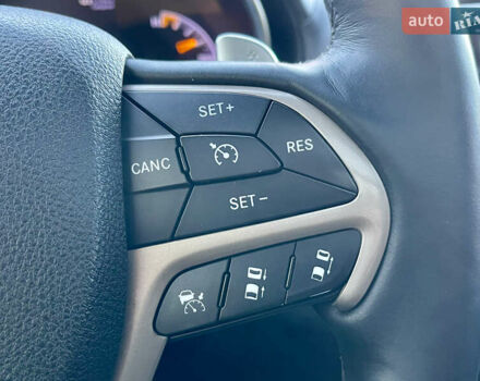 Черный Джип Гранд Чероки, объемом двигателя 2.99 л и пробегом 235 тыс. км за 23999 $, фото 94 на Automoto.ua