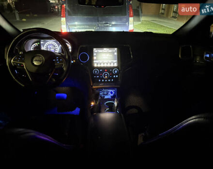 Джип Гранд Чероки 2016 в Киеве на Automoto.ua Черный Джип Гранд Чероки, объемом двигателя 3.6 л и пробегом 139 тыс. км за 23000 $, фото 22 на Automoto.ua