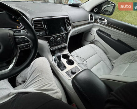 Черный Джип Гранд Чероки, объемом двигателя 5.65 л и пробегом 86 тыс. км за 35000 $, фото 20 на Automoto.ua