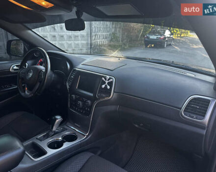 Джип Гранд Чероки 2018 в Полтаве на Automoto.ua Черный Джип Гранд Чероки, объемом двигателя 3.6 л и пробегом 95 тыс. км за 20450 $, фото 26 на Automoto.ua