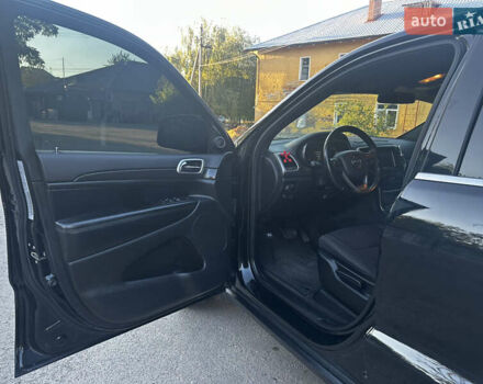 Джип Гранд Чероки 2018 в Полтаве на Automoto.ua Черный Джип Гранд Чероки, объемом двигателя 3.6 л и пробегом 95 тыс. км за 20450 $, фото 16 на Automoto.ua