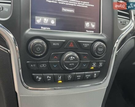 Чорний Джип Grand Cherokee, об'ємом двигуна 3 л та пробігом 100 тис. км за 29999 $, фото 56 на Automoto.ua