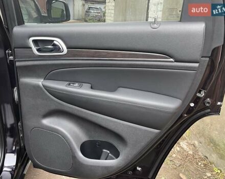 Чорний Джип Grand Cherokee, об'ємом двигуна 3 л та пробігом 100 тис. км за 29999 $, фото 215 на Automoto.ua