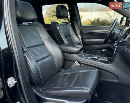 Джип Гранд Чероки 2020 в Полтаве на Automoto.ua Черный Джип Гранд Чероки, объемом двигателя 3.61 л и пробегом 73 тыс. км за 29000 $, фото 15 на Automoto.ua