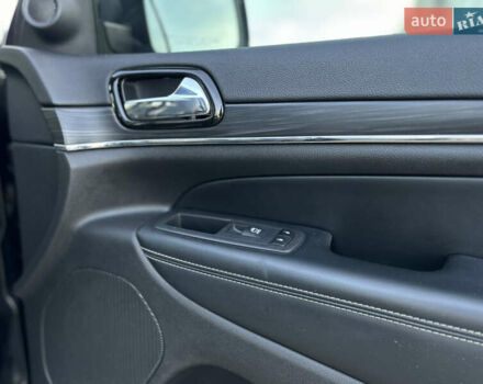 Джип Гранд Чероки 2020 в Полтаве на Automoto.ua Черный Джип Гранд Чероки, объемом двигателя 3.61 л и пробегом 73 тыс. км за 29000 $, фото 20 на Automoto.ua