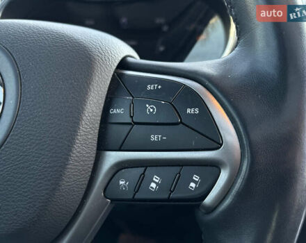 Джип Гранд Чероки 2020 в Полтаве на Automoto.ua Черный Джип Гранд Чероки, объемом двигателя 3.61 л и пробегом 73 тыс. км за 29000 $, фото 25 на Automoto.ua