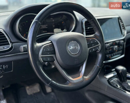 Джип Гранд Чероки 2020 в Полтаве на Automoto.ua Черный Джип Гранд Чероки, объемом двигателя 3.61 л и пробегом 73 тыс. км за 29000 $, фото 18 на Automoto.ua