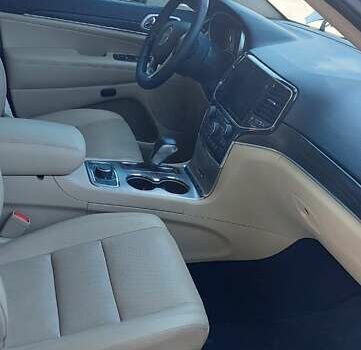 Джип Grand Cherokee 2020 у Черкасах на Automoto.ua Чорний Джип Grand Cherokee, об'ємом двигуна 3.6 л та пробігом 138 тис. км за 26300 $, фото 19 на Automoto.ua