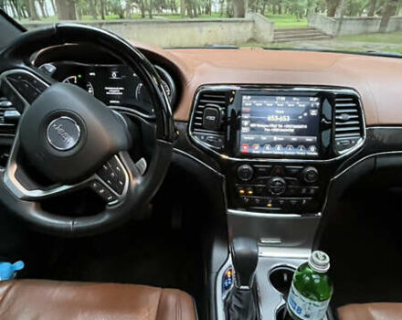 Черный Джип Гранд Чероки, объемом двигателя 2.99 л и пробегом 27 тыс. км за 47000 $, фото 3 на Automoto.ua