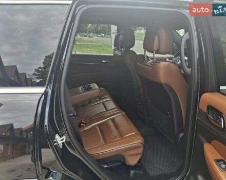 Джип Гранд Чероки 2021 в Черкассах на Automoto.ua Черный Джип Гранд Чероки, объемом двигателя 2.99 л и пробегом 82 тыс. км за 41800 $, фото 30 на Automoto.ua