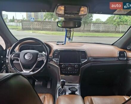 Джип Гранд Чероки 2021 в Черкассах на Automoto.ua Черный Джип Гранд Чероки, объемом двигателя 2.99 л и пробегом 82 тыс. км за 41800 $, фото 25 на Automoto.ua