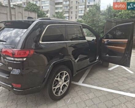 Джип Гранд Чероки 2021 в Черкассах на Automoto.ua Черный Джип Гранд Чероки, объемом двигателя 2.99 л и пробегом 82 тыс. км за 41800 $, фото 5 на Automoto.ua