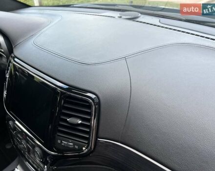 Джип Гранд Чероки 2021 в Киеве на Automoto.ua Черный Джип Гранд Чероки, объемом двигателя 2.97 л и пробегом 62 тыс. км за 41500 $, фото 20 на Automoto.ua