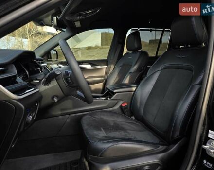 Черный Джип Гранд Чероки, объемом двигателя 2 л и пробегом 53 тыс. км за 59000 $, фото 43 на Automoto.ua