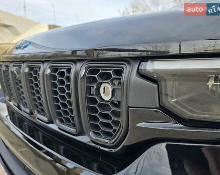 Черный Джип Гранд Чероки, объемом двигателя 2 л и пробегом 53 тыс. км за 59000 $, фото 22 на Automoto.ua